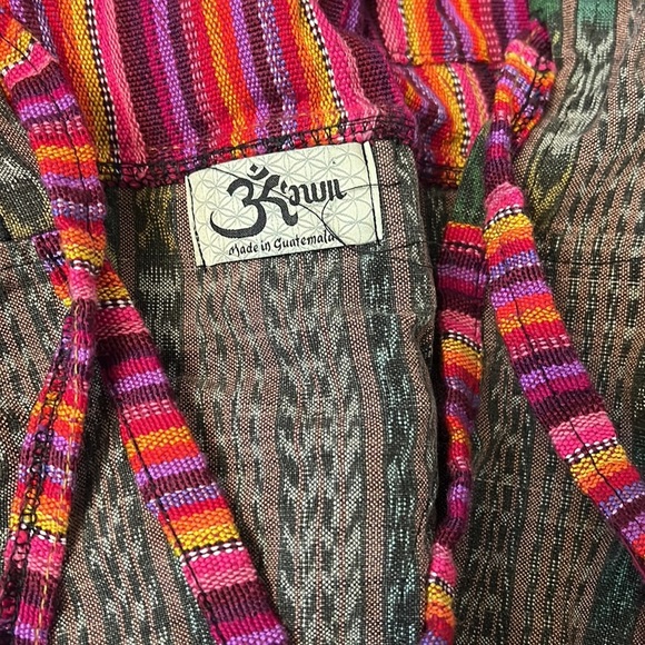 BOHO CROP COLORFUL TOP WITH HOOD - Picture 7 of 16